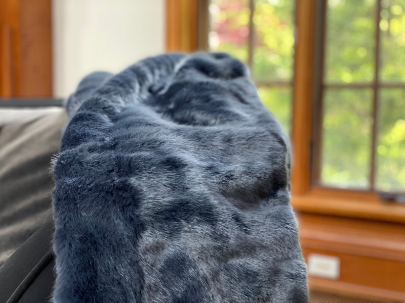 "Indulge in timeless luxury with One Preevay's Breakfast at Tiffany's Inspired Sable Faux Fur Throw. Ultra-soft, 950gsm, midnight blue, 50x60". Tribute to Audrey Hepburn's iconic style, hypoallergenic, durable....