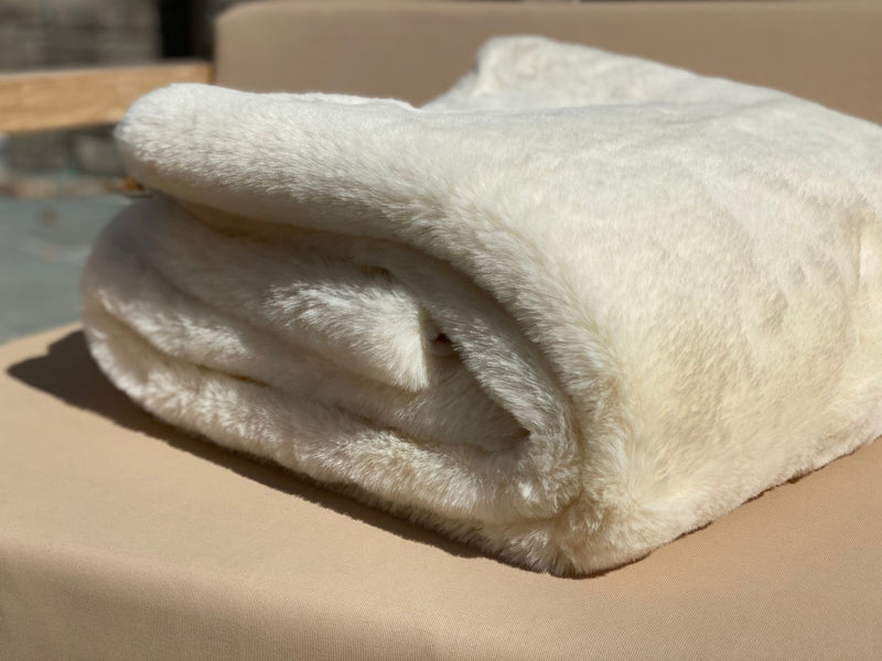 <meta name="description" content="Experience luxury with ONE Preevay's Rabbit Faux Fur Throw. Inspired by Fernando Botero, crafted from Ultra Premium Rabbit Faux Fur. 800 gsm, 50x60 inches in Casual Khaki. Hypoallergenic and elegant.">
