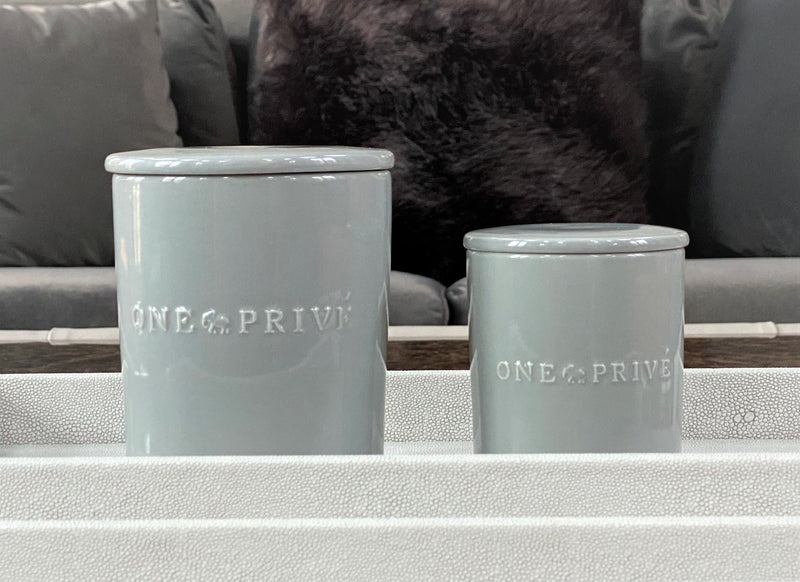 Sweet patchouli blended with heliotrope, bergamot & eucalyptus. ONE PRIVÉ’s Moroccan Amber triple wick scented candle is designed to fragrance your environment creating a retreat of warmth, sophistication & happiness. 