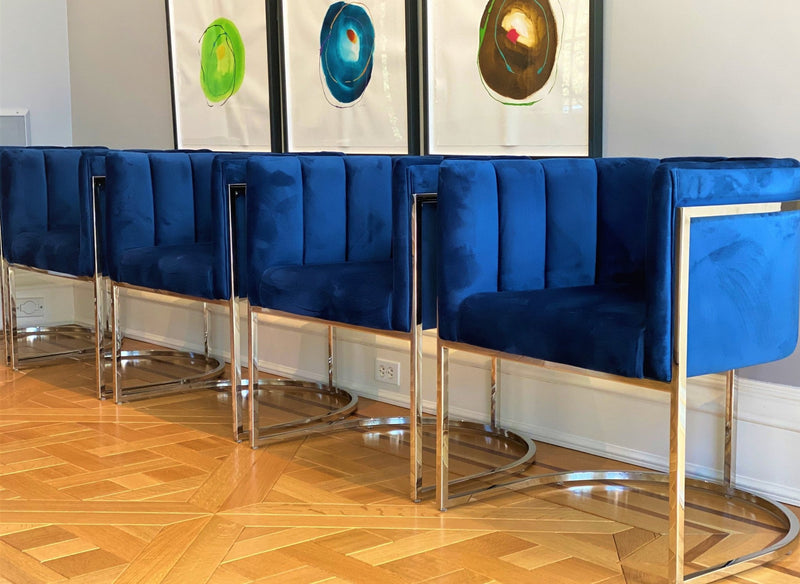 Discover the One Preevay Arc Dining Chair. Inspired by the Arc de Triomphe, this customizable luxury chair features a nickel frame and plush velvet. Perfect for upscale residences and hospitality venues. Minimum order of 8 chairs window light art