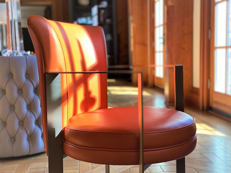 Experience luxury with One Preevay's Chatham Dining Chair ($12,800 Set of 4). Handcrafted in premium bronze & luxurious leathers, inspired by Kent Docks' rich history. Bespoke customization available...
